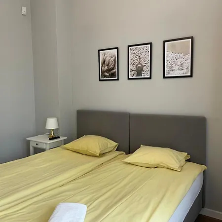 Lägenhet Studio Przy Molo Z Balkonem I Parkingiem *