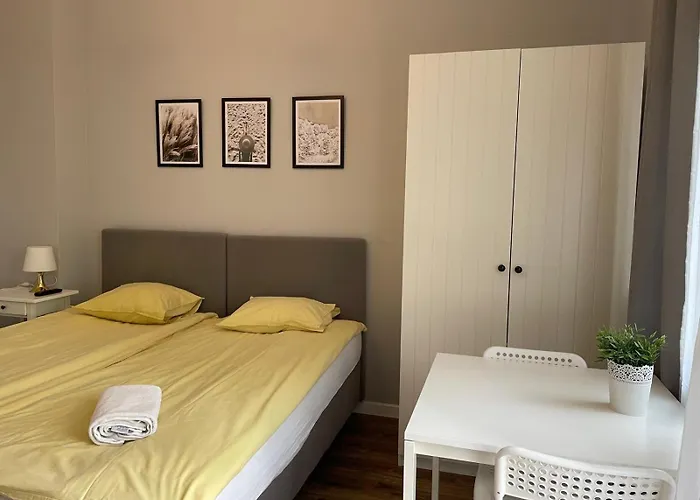 Studio Przy Molo Z Balkonem I Parkingiem Apartament *